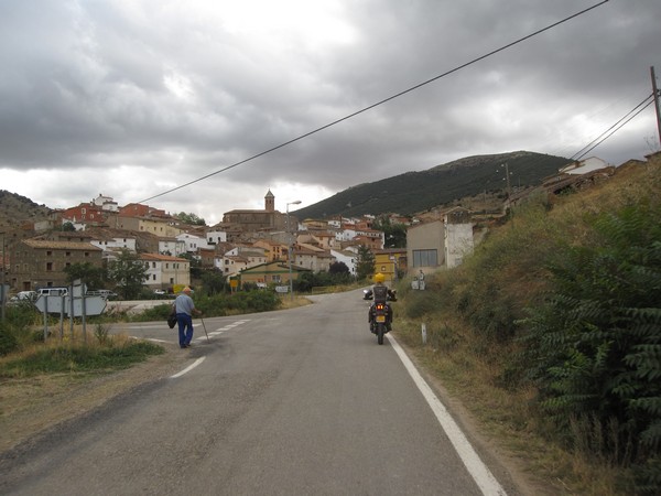Tenere, dorp met witte huizen