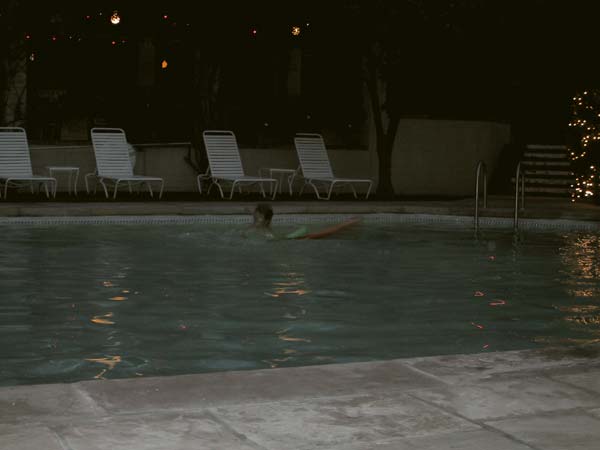 Zwembad by night
