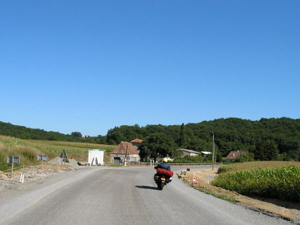 Gravelweg met Baskisch huis