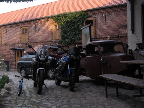 Tenere, Supertenere, klein fietsje en oude auto