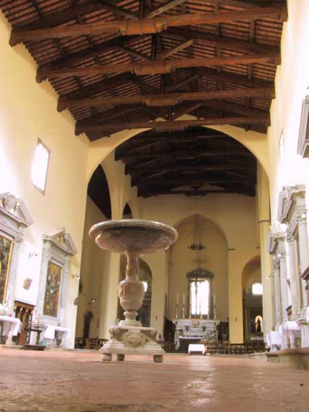 Interieur van een kerk, houten plafond