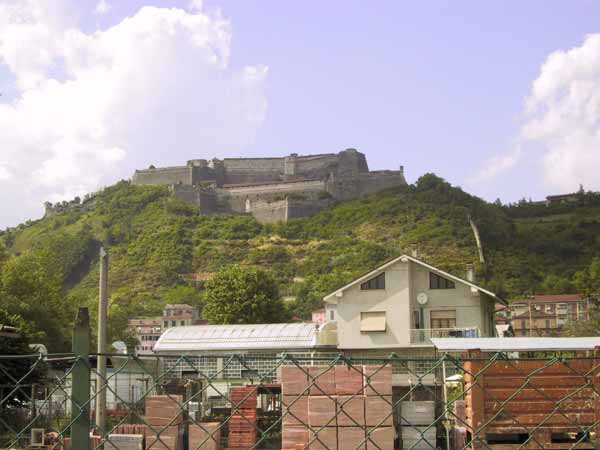 Fort bovenop een berg