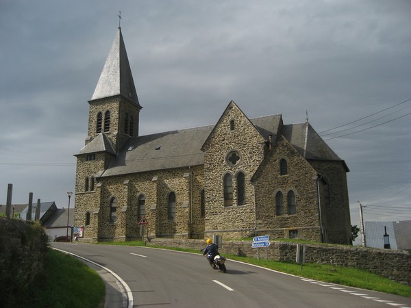 Derbi Mulhacen en kerk