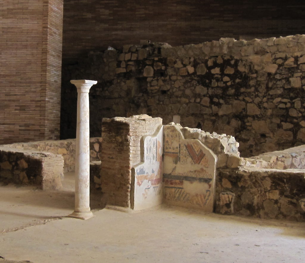 Romeinse zuil en deel van fresco