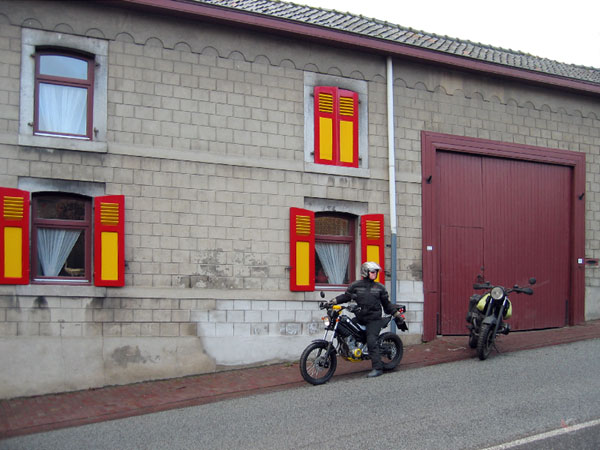 Sylvia on Tricker, next to a R1100GS