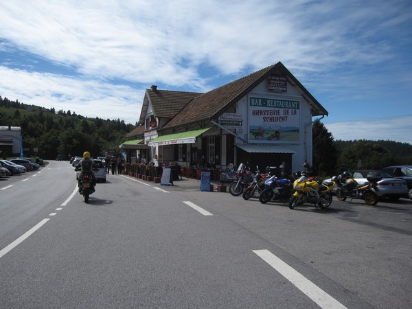 Tenere, motoren en restaurant