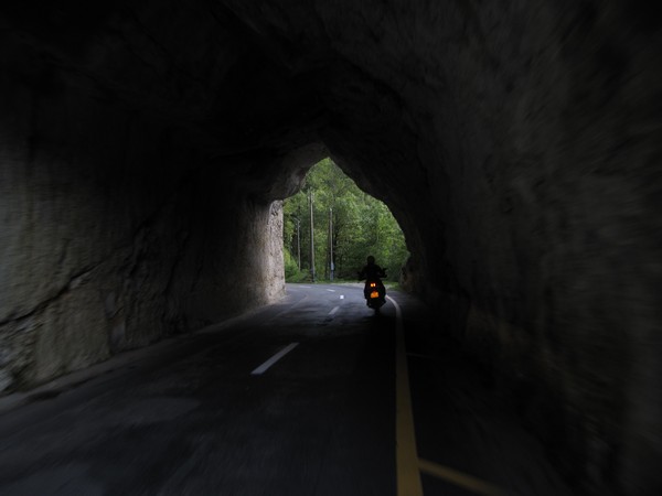 Tenere in tunnel