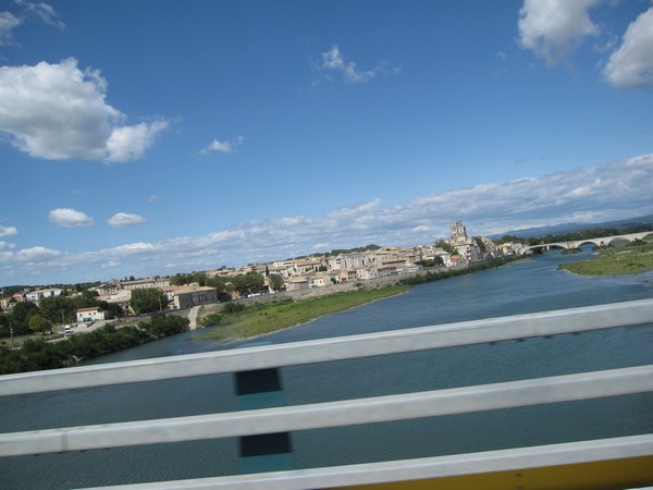 Brug over rivier