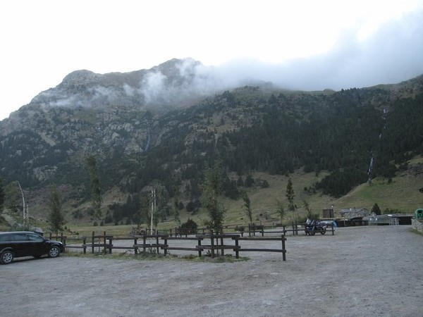 Tenere en SuperTenere met berglandschap