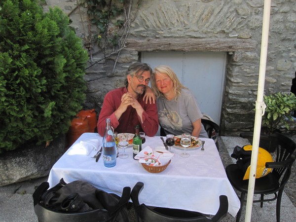 Ernst en Sylvia aan tafel