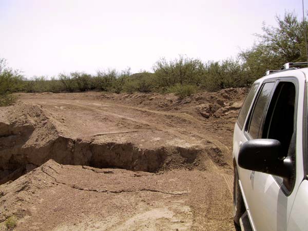 Road of sand, cut out until half way