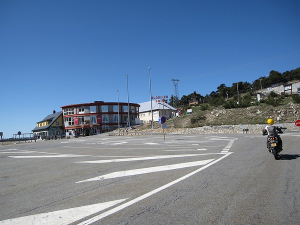 Tenere bij wintersportgebouwen