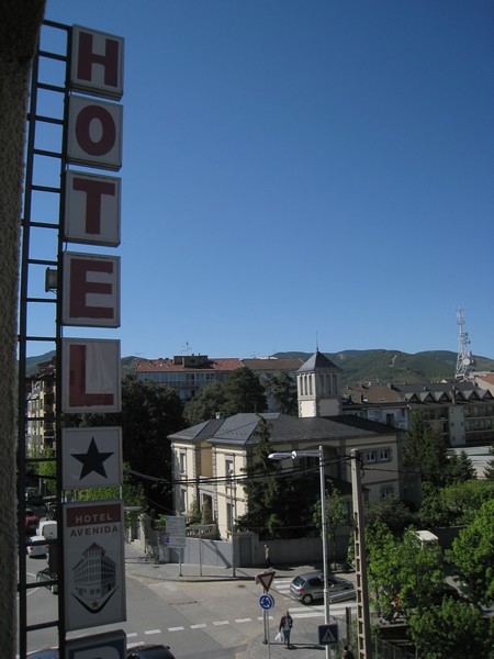 Uithangbord met Hotel Avenida