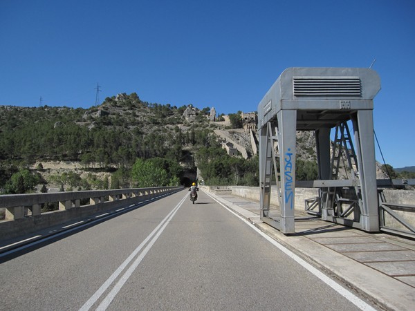 Tenere over brug