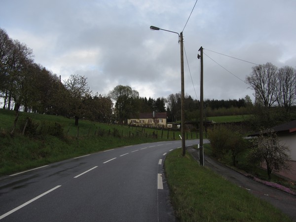 Natte weg en bocht