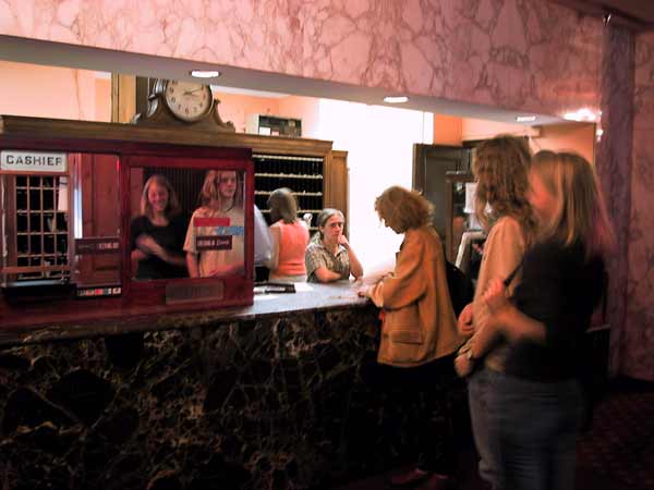 Lobby in art-deco