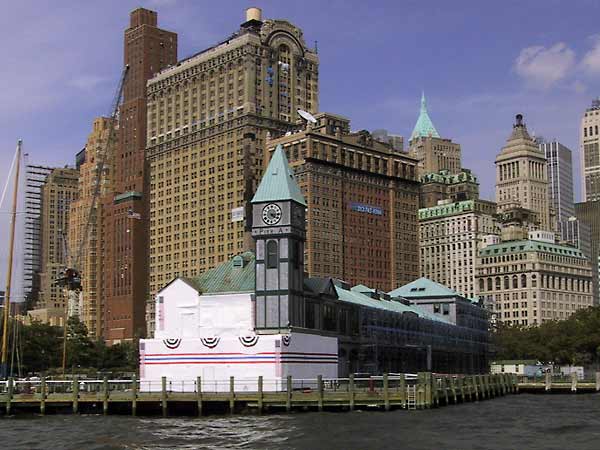 Zicht op Manhattan vanaf het water