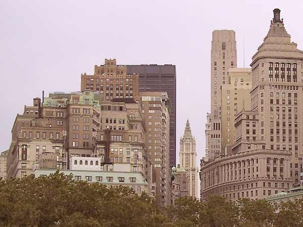 Wolkenkrabbers bij Central Park, kopergroene daken