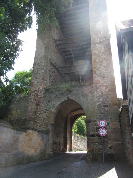 Toren met poort