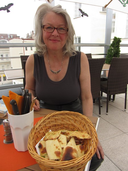 Sylvia en mand met brood