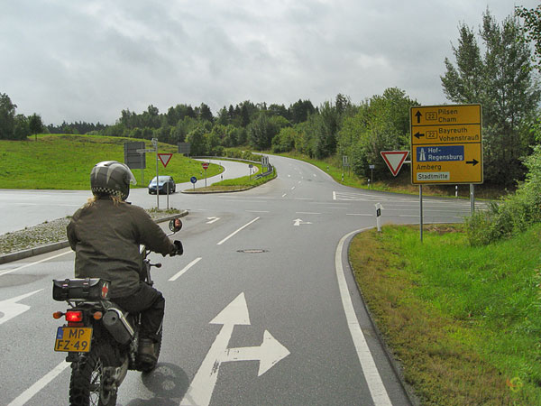 Wegwijzer met Bayreuth en Pilsen