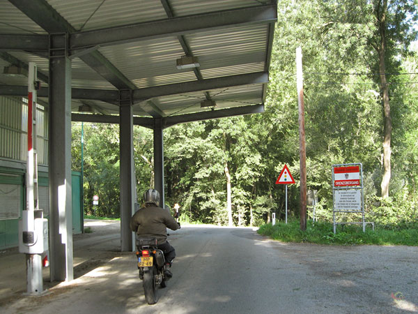 Oud grenskantoortje