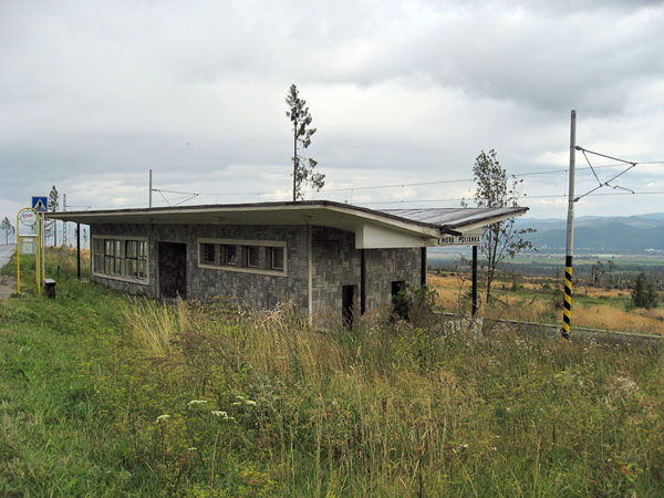 Stationsgebouwtje van natuursteen