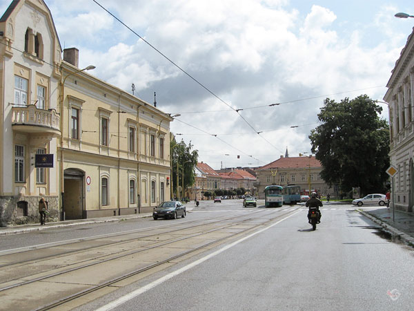 Tramrails, tram, elegante gebouwen