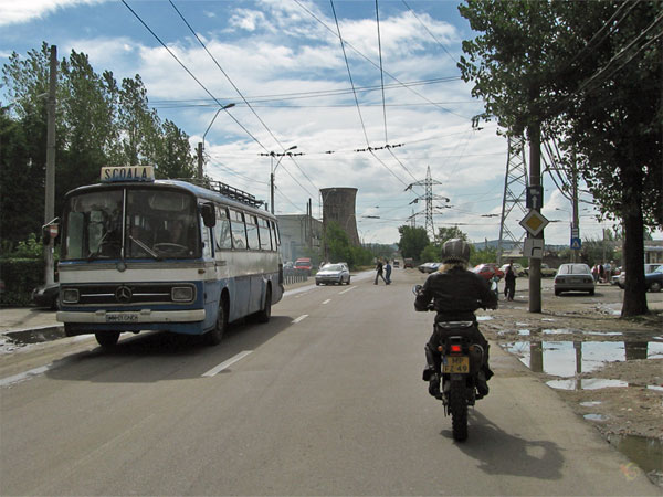 Trollybus, plassen op straat