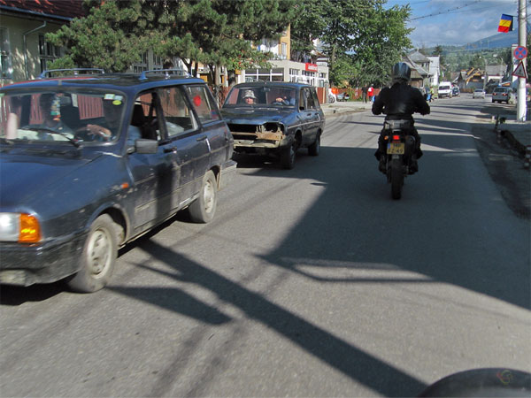 Twee kapotte Dacia's