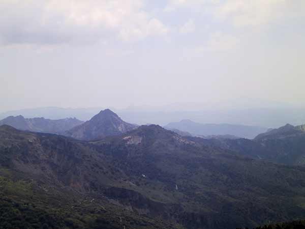 Bergtoppen in de nevels