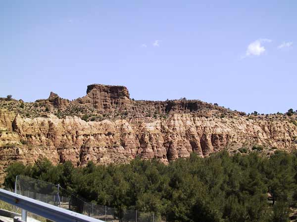 Wit met rode canyonwand