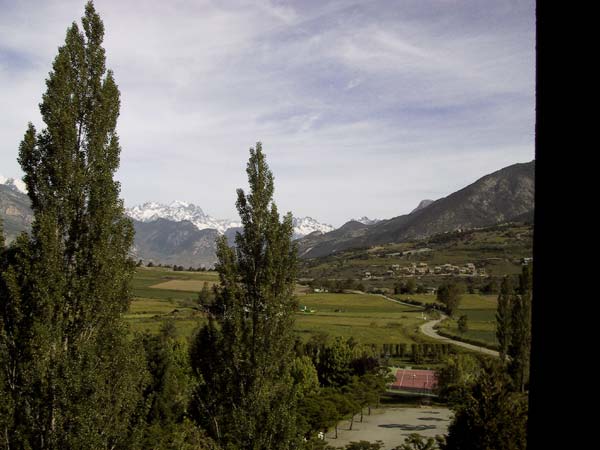 De Alpen, en een weggetje er naar toe