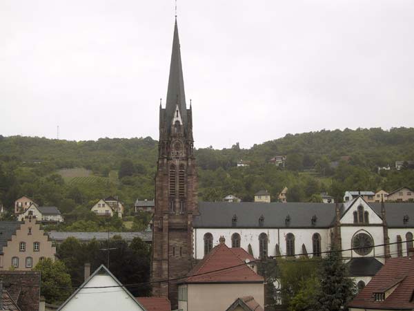 Kerkje met spitse toren
