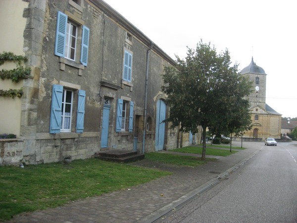 Huis met lichtblauwe luiken