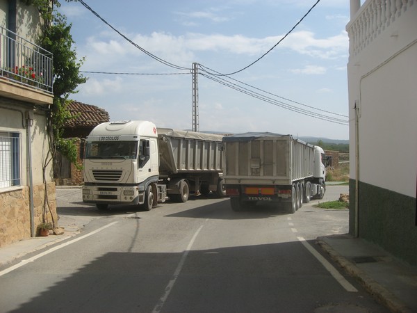 Twee vrachtwagens