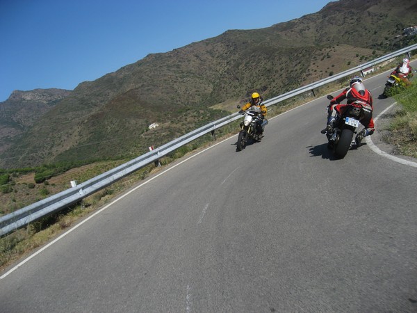 Motorrijders in de bocht